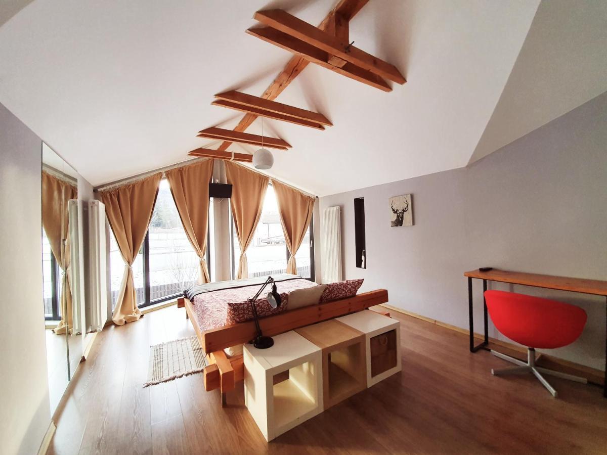 Villa Swiss Sacele Exterior photo